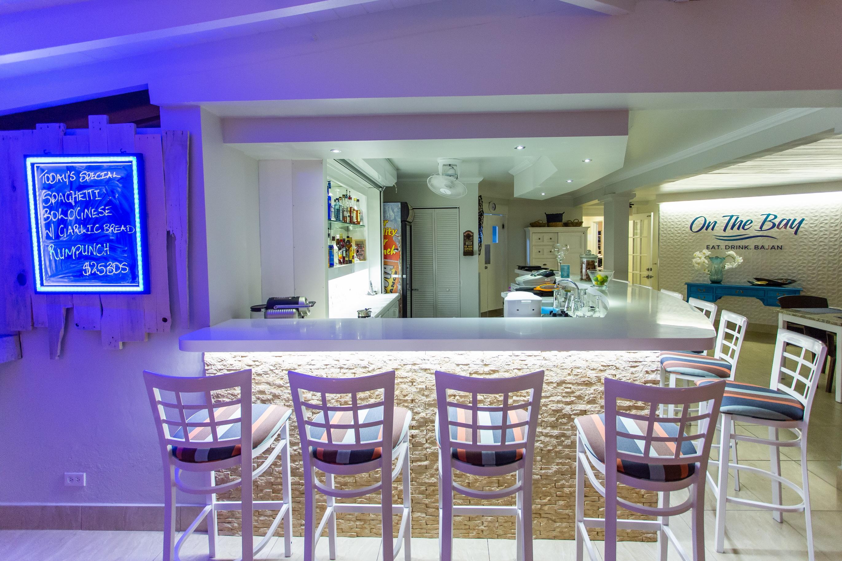 קרייסט צ'רץ' Yellow Bird Hotel מראה חיצוני תמונה
