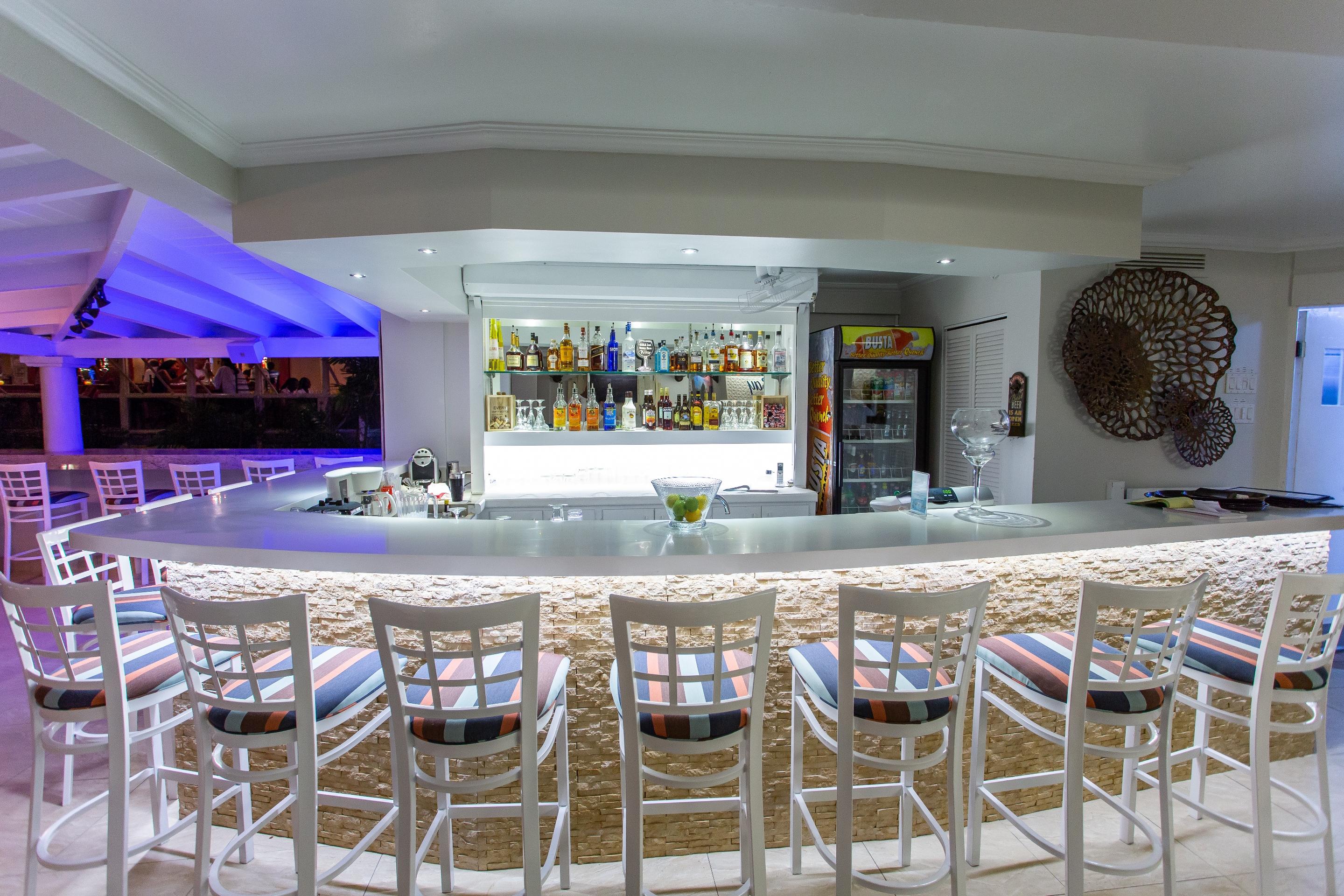 קרייסט צ'רץ' Yellow Bird Hotel מראה חיצוני תמונה